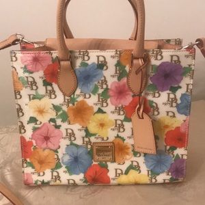 Dooney &Bourke should bag